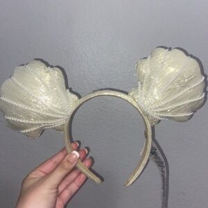 Minnie Mouse ears Ariel shells